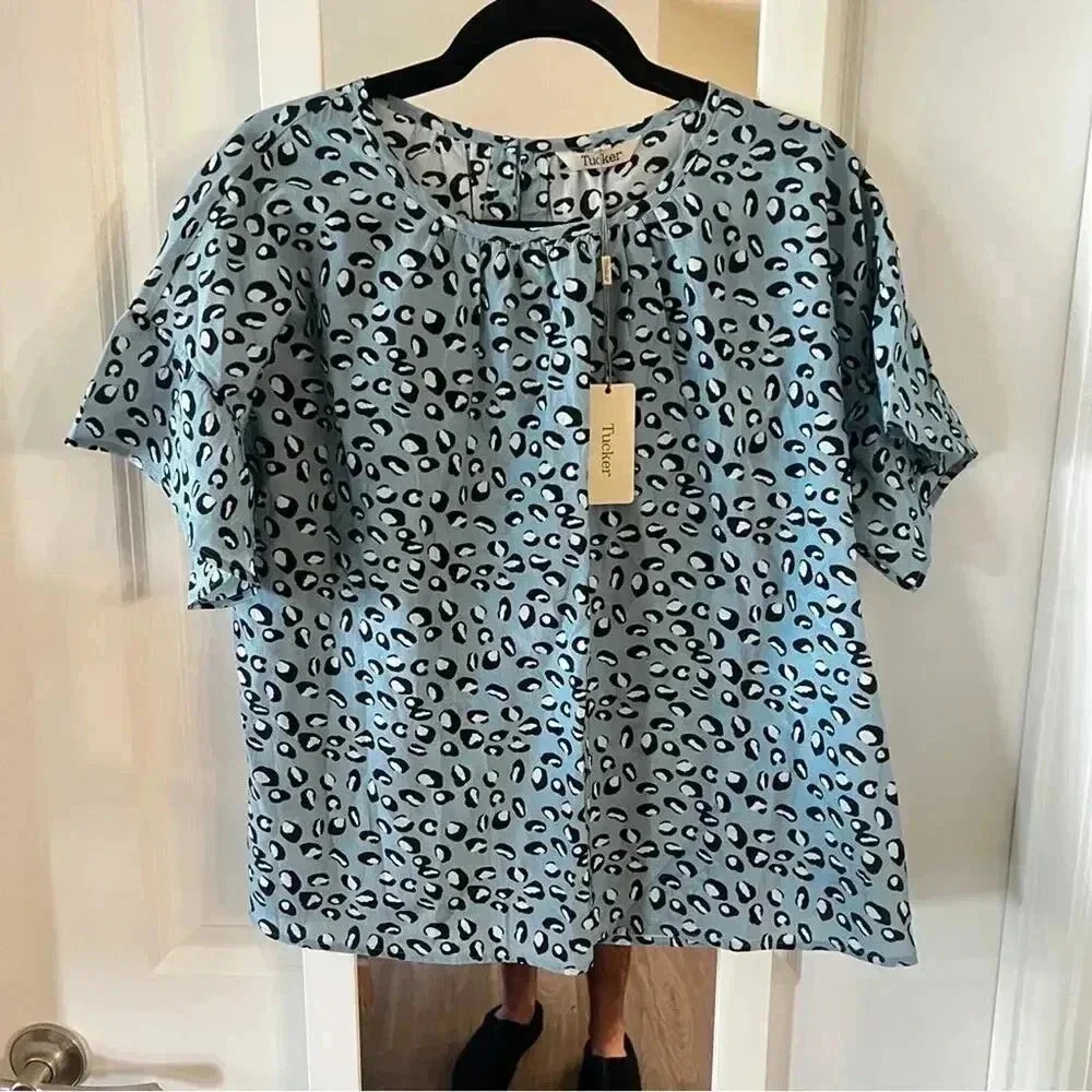 413 NWT Tucker Lola Top Size Medium Color Blue White